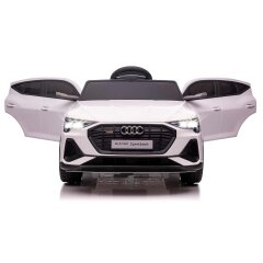 Ride-on Audi e-tron Sportback bianco 12V 2,4GHz