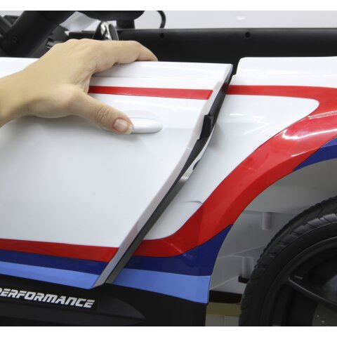 Ride-on BMW M6 GT3 wei 12V